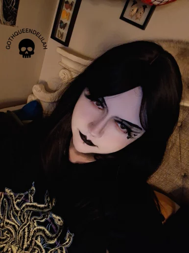 Photo of model @gothqueendelilah
