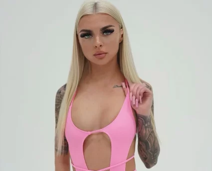 Photo of model @gracieemayxx