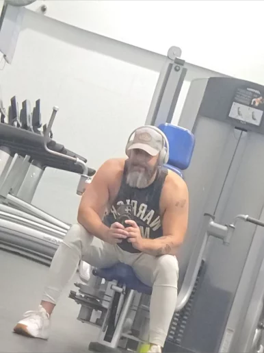 Photo of model @greybeardedvet