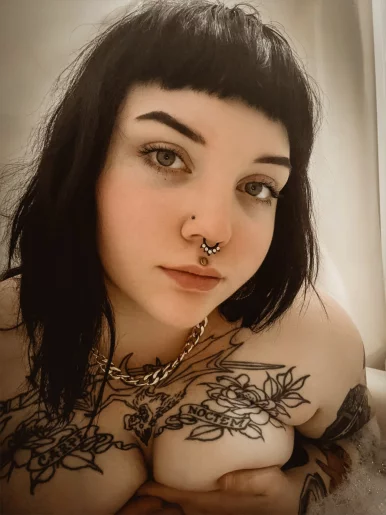 Photo of model @grimvcreeper