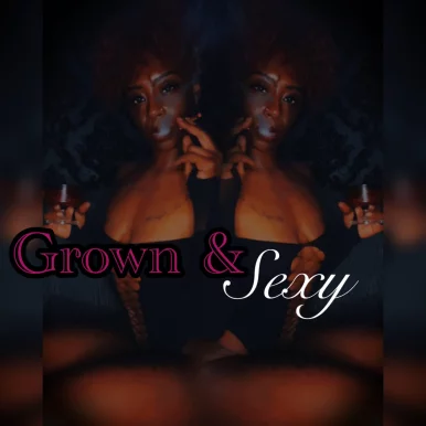 Photo of model @grownandsexytalks