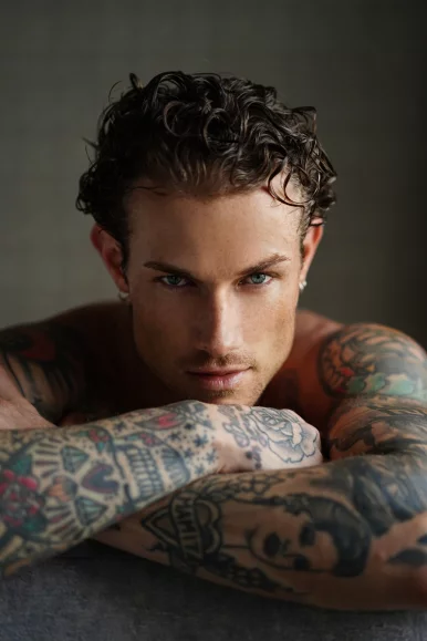 Photo of model @gwoodlightxxx