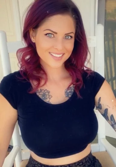 Photo of model @hailivyking