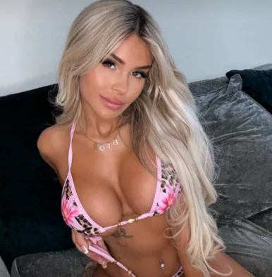 Photo of model @hannahpriv