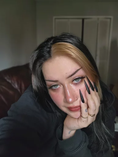 Photo of model @harleydem0n