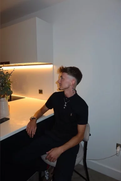 Photo of model @harrz03