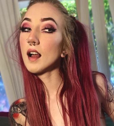 Photo of model @hayleyraynes