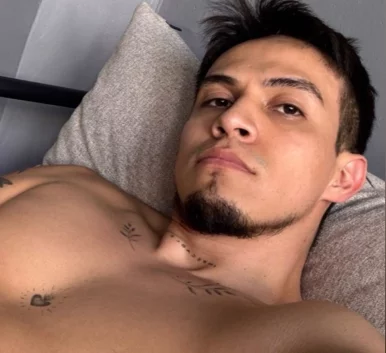 Photo of model @hectormayal