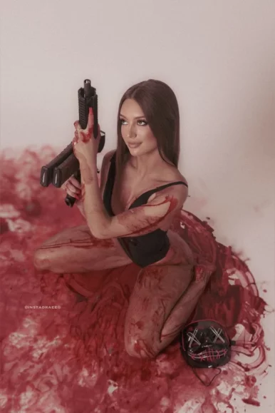 Photo of model @heluvsphoenix