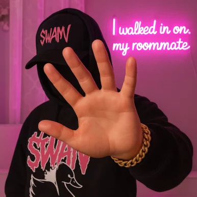 Photo of model @her_roommate