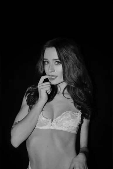 Photo of model @heyimelle