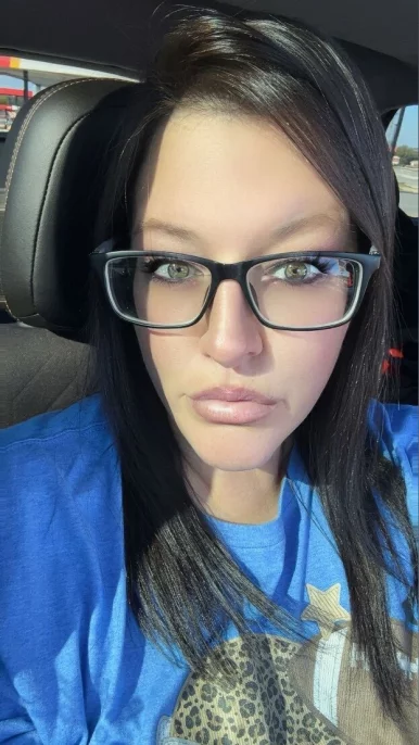 Photo of model @hon3ydip0187