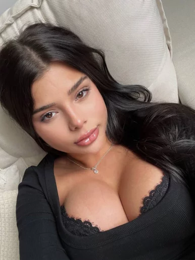 Photo of model @honeybun_ts