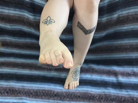 Photo of model @honeydew.sole