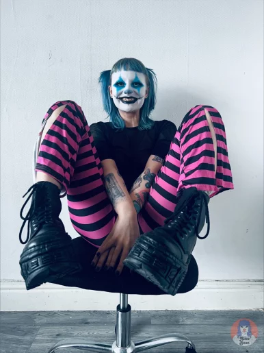 Photo of model @honksofdespair