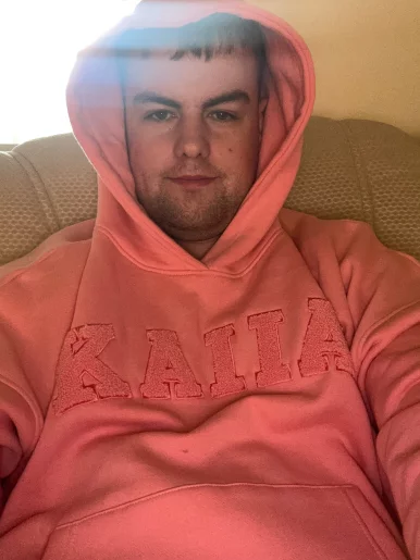 Photo of model @hoodiebitch