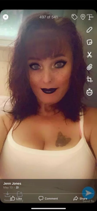 Photo of model @horneywife.premium