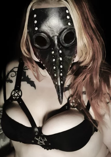 Photo of model @horror_mama69