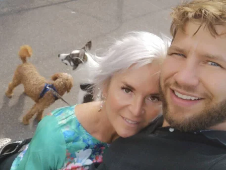 Photo of model @hotandholyfit