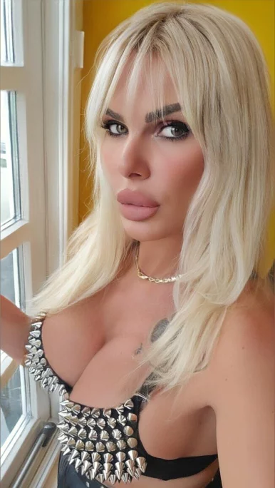 Photo of model @hotbicky