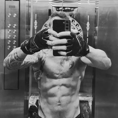 Photo of model @hothunkharry