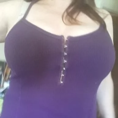 Photo of model @hotwifecs