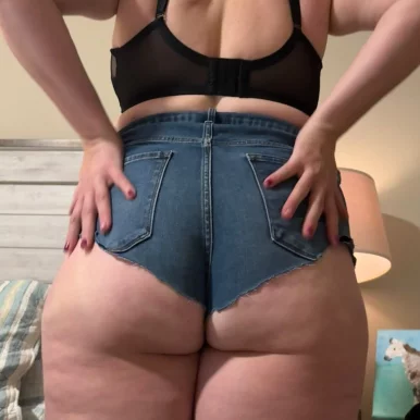 Photo of model @hotwifeteaches