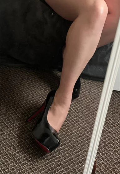 Photo of model @housewifekay