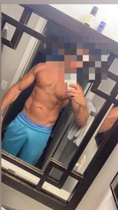 Photo of model @hungfitfl