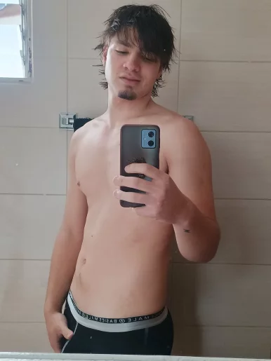 Photo of model @hunky_boy_t