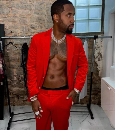 Photo of model @iamsafaree