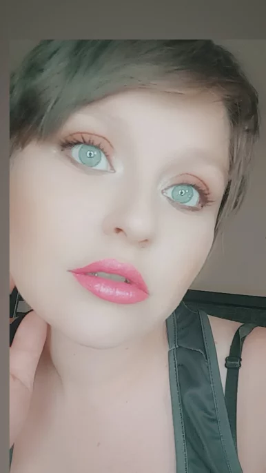 Photo of model @indigogirl222