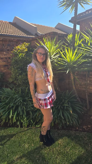 Photo of model @inkedbutterfly69