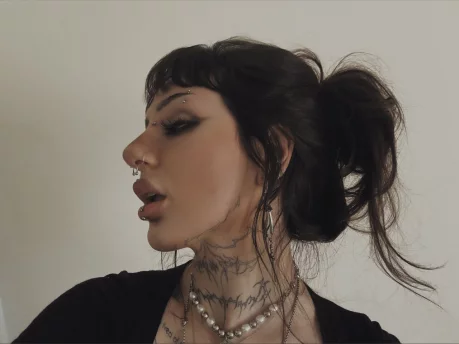 Photo of model @inkedhana