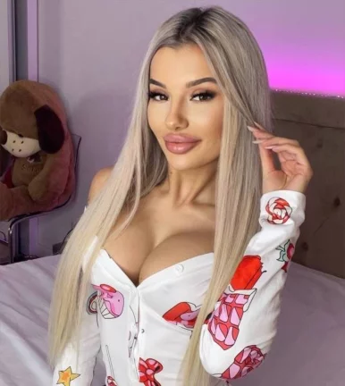 Photo of model @innocentsonia