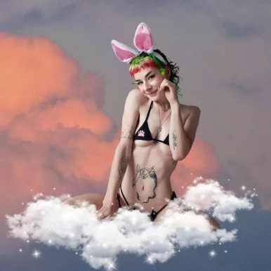 Photo of model @invisiblexangel