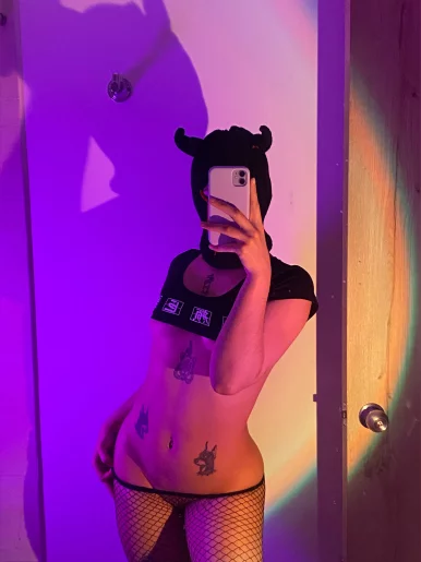 Photo of model @isadventing