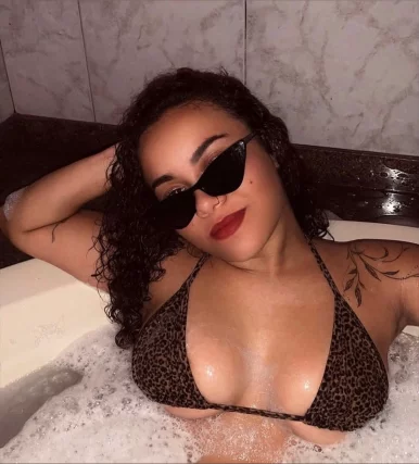 Photo of model @islanavega