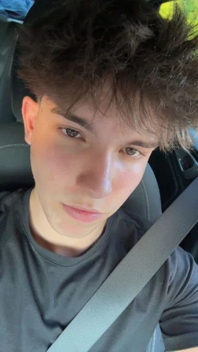 Photo of model @its-leonardo