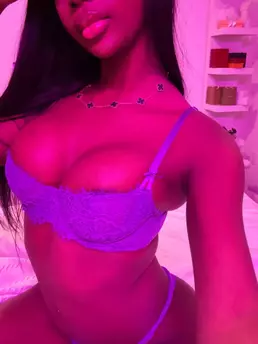 Photo of model @itsbarbievip