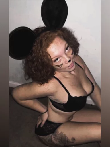 Photo of model @itspeachysav