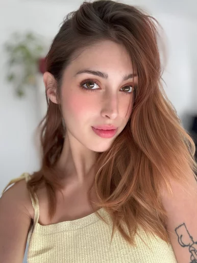 Photo of model @itsvalerybae