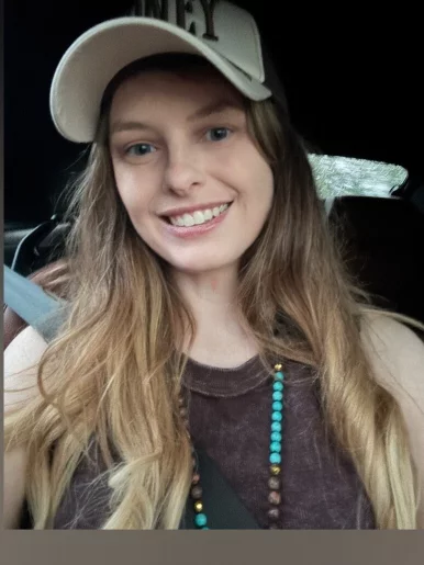 Photo of model @ivorysunday