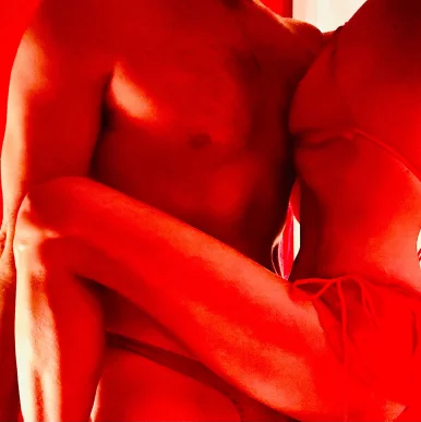 Photo of model @izzy-n-vincent-for-free