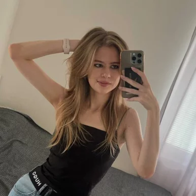 Photo of model @jennyeyre