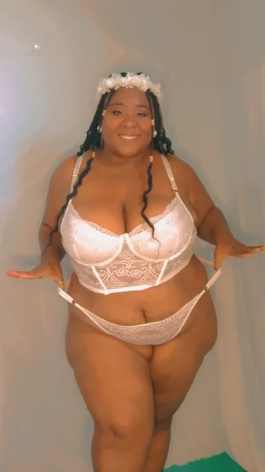 Photo of model @jessybigtits