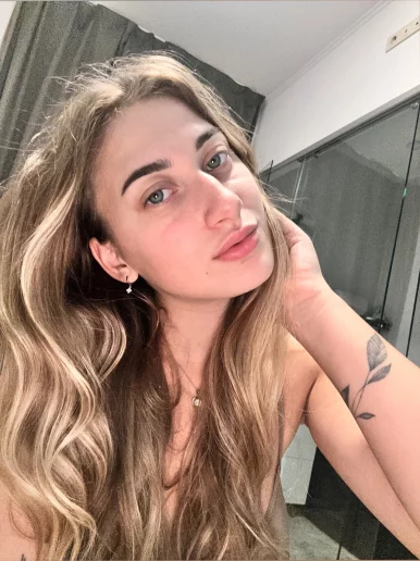 Photo of model @joyfitn