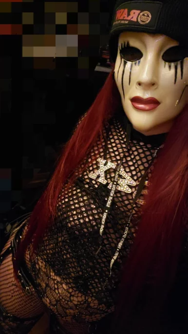 Photo of model @juicymidwestmommy