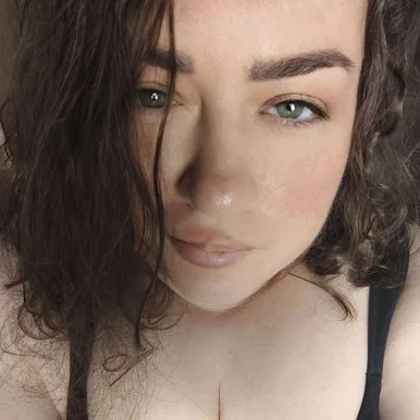 Photo of model @julianna.serene.paradox