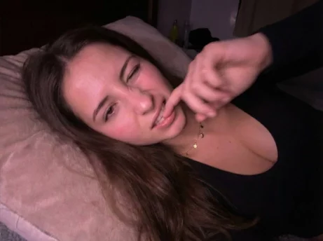 Photo of model @juliareoy